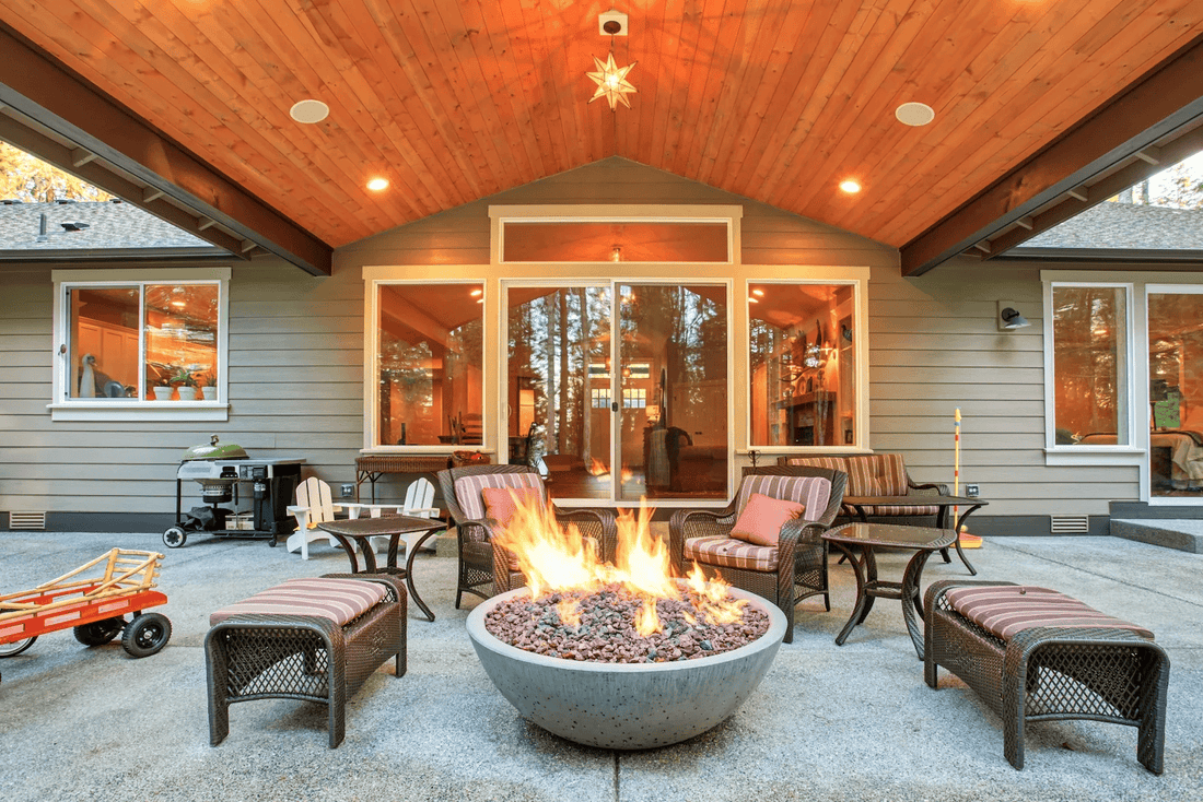Fire Pits & Outdoor Fireplaces